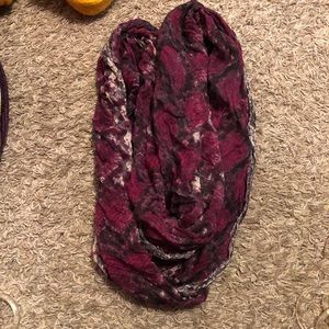Infiniti Scarf